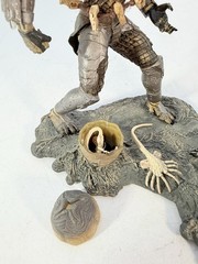 McFarlane Toys 2002 Movie Maniacs Alien vs. Predator Deluxe Set Action Figures