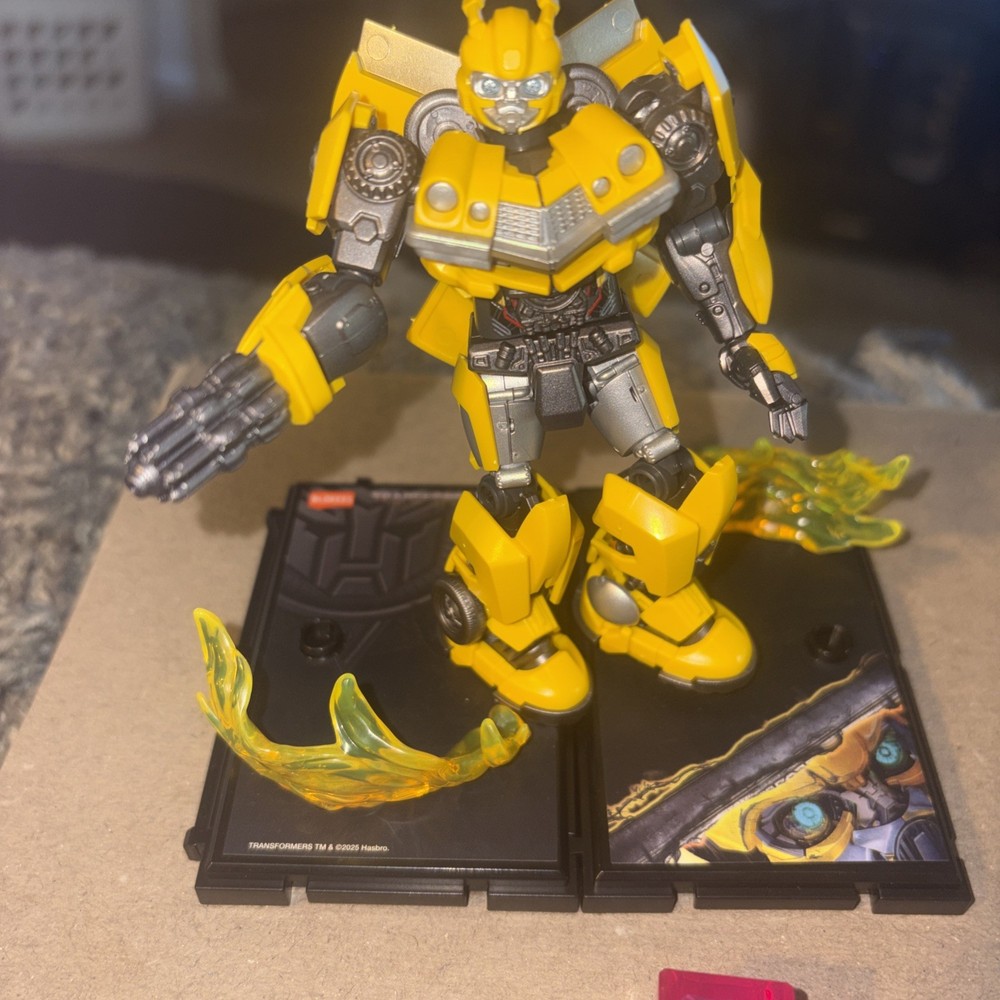 BLOKEES Transformers Classic Class BUMBLEBEE Collector’s Edition Figure Complete