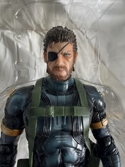 Play Arts Kai: Metal Gear Solid V Ground Zeroes Snake Sneaking Suit Ver.