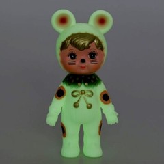 Charmy-Chan Glow in Dark Soft Vinyl 8.3″ Maneki-Neko ver. Kodama Toy Sofubi