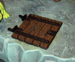 Unpainted Black & Brown Trapdoor – Classics Castle grayskull (Hole cover) He-Bro