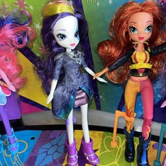 MLP My Little Pony Equestria Girls Rainbow Rocks Mane Event Stage With Dolls!