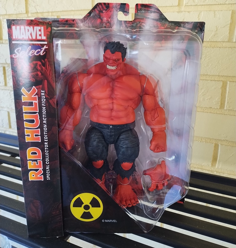 Red Hulk Diamond Select