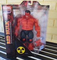 Red Hulk Diamond Select