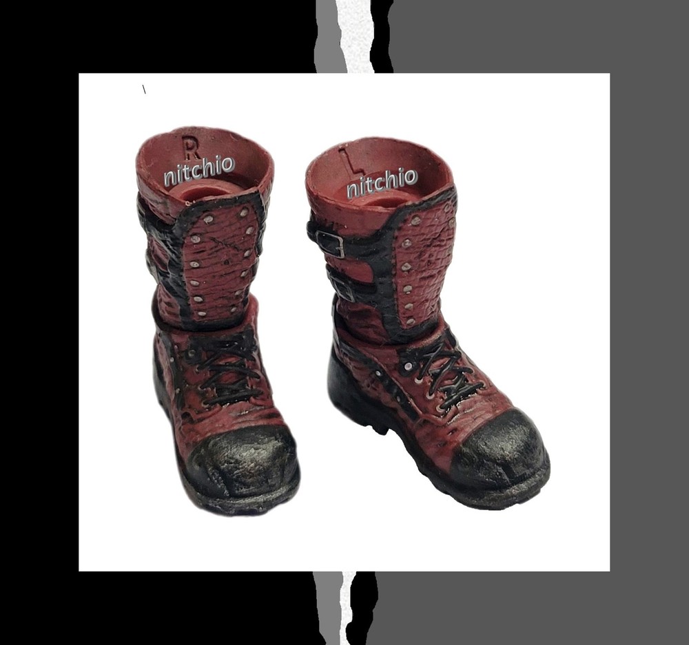 Mezco One:12 Doc Nocturnal Monster – ARMORED BOOTS 1/12 Scale Fodder