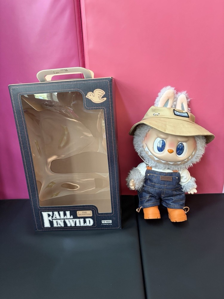 Giant Fall Into Wild Labubu With Clothes And Box
