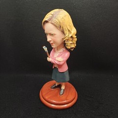 THE OFFICE PAM BEESLY NBC UNIVERSAL LIMITED EDITION RESIN BOBBLE HEAD