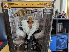 WWE MATTEL ELITE DEFINING MOMENTS RIC FLAIR BUTTERFLY ROBE 2015 *REPACK*