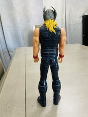 Hasbro Marvel Thor Action Figure 2013 Black Armor w/ Silver Helmet, Red Cape