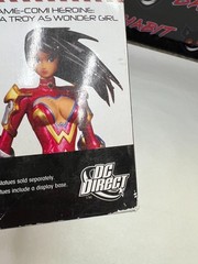 DC DIRECT AME COMI SUPERGIRL 9″ FIGURE MANGA BLACK SUIT VARIANT DAMAGED BOX