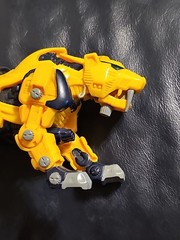 2002 Hasbro Tomy Zoids Zaber Sabre Tooth Yellow/black Action Figure Toy- AS/IS