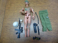 Vintage 1999 Hasbro JUNGLE DART GI Joe Action Man, SNIPER RIFLE & Weapons LOT