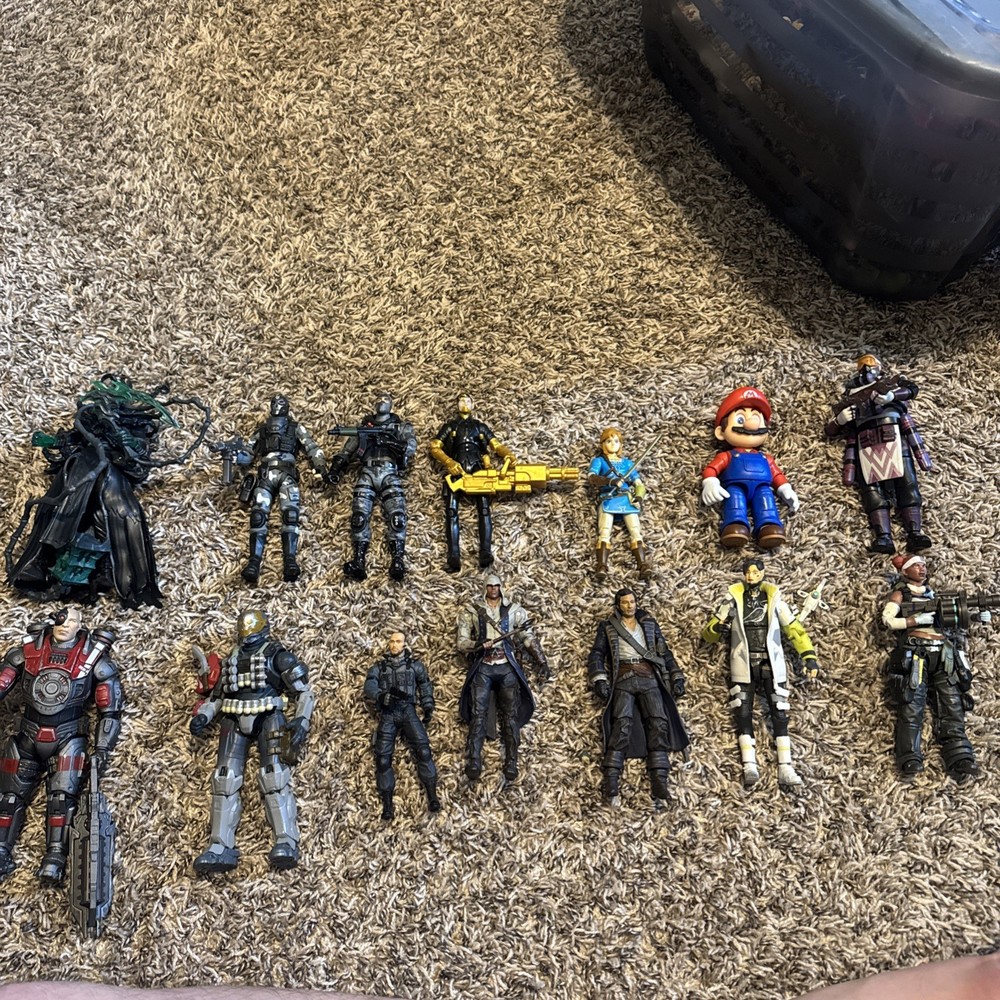 Video game figure lot of 14! Halo assassins creed Fortnite Link Mario and more!