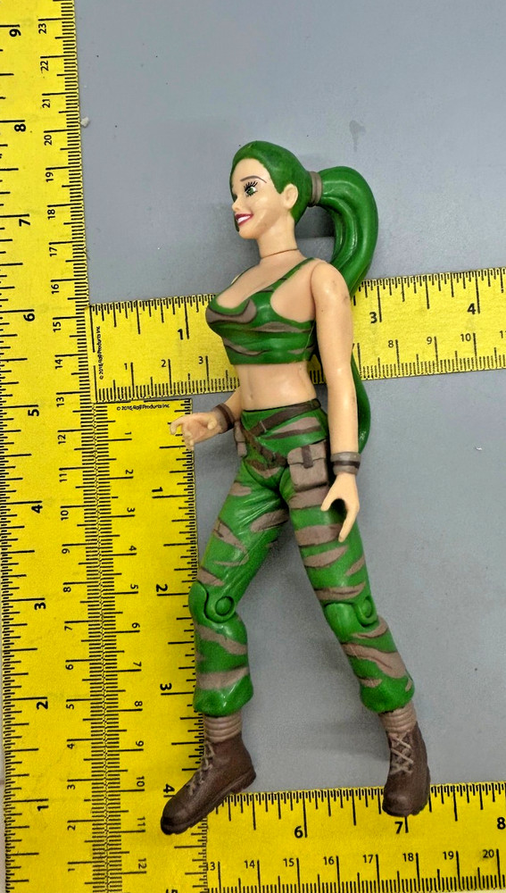 Army Men Vikki Grimm 7″ 2000 Action Figure Playing Mantis