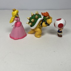 Nintendo JAKKS 2.5” Figure Set of 3 MARIO BROS BOWSER PRINCESS PEACH TOAD