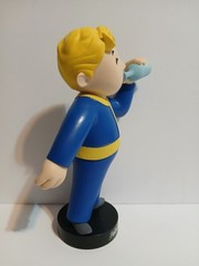 Fallout 76 Vaut Boy Drinking 6.25″ inch vinyl figure statue Culturefly 2019