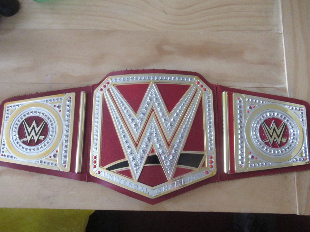 WWF WWE gold & red Universal Champion kid’s belt Mattel 2014