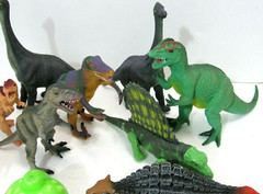 8 Dinosaurs Plus Bonus Yellies Lizard Large Figures Play Toy High Quality Dinos