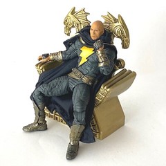 KC-C-BKAD: 1/12 Wired black Hooded cape with gold trim for McFarlane Black Adam
