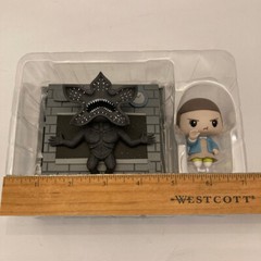 Loot Crate Artist Series Stranger Things Eleven vs. Demogorgon Limited Editon
