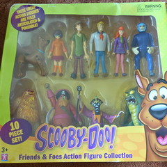 Scooby-Doo! Friends & Foes 10-Piece Action Figure Set Shaggy Fred Age 3+