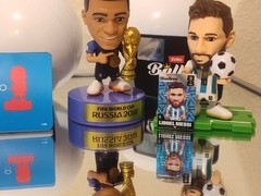 ZURU FIFA Ballers super rare Killian Mbappe & rare Lionel Messi get baller San