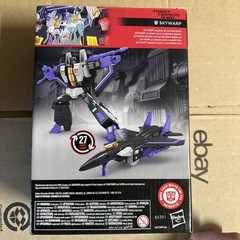 Transformers Studio Series 7 Inch Action Figure Voyager Class Skywarp