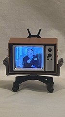 Tiny TV Classics Best Clips Scenes from Jaws WALMART EXCLUSIVE READ