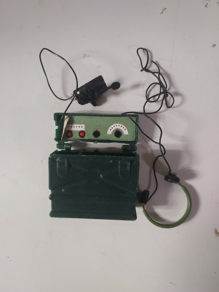 Hasbro GI JOE 1960’s Action Soldier GREEN TEAM FIELD MORSE CODE RADIO PACK (EX)