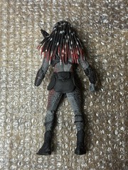 NECA Predators Berserker Predator Unmasked 8” Action Figure Loose – Missing Hand