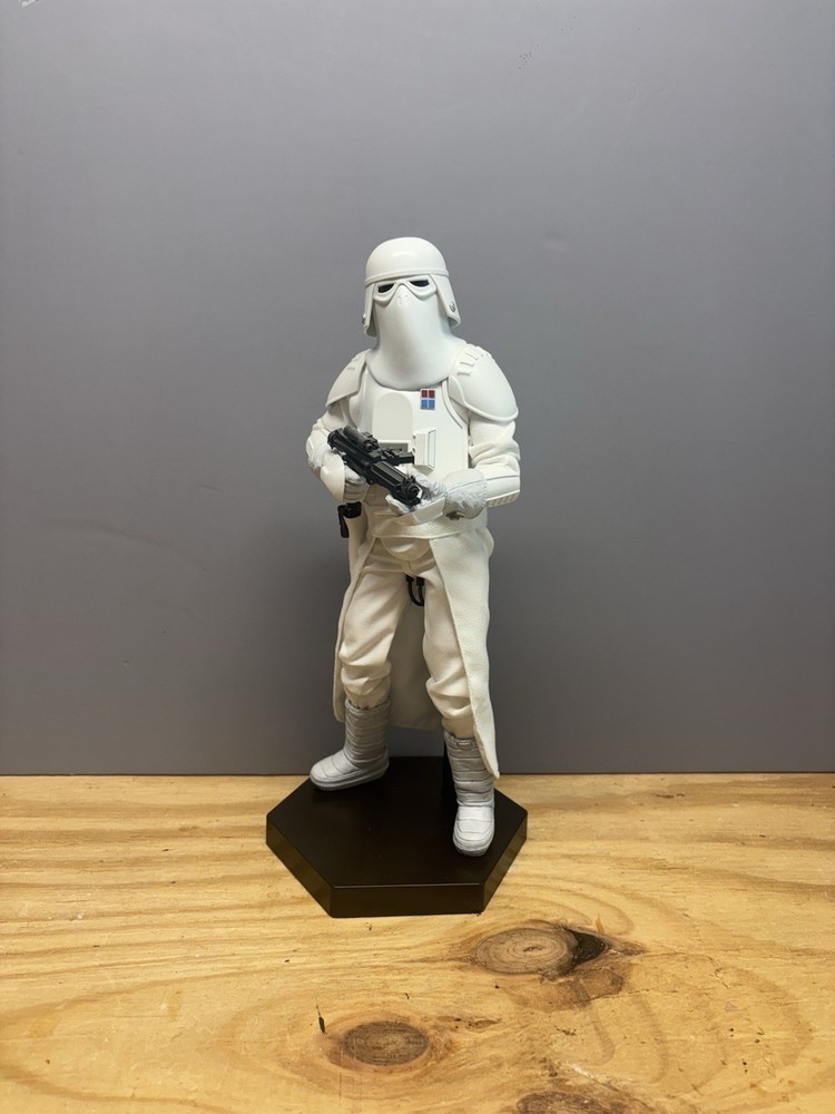Sideshow Excluse Snowtrooper Commander Limited 1,000 —item 100409