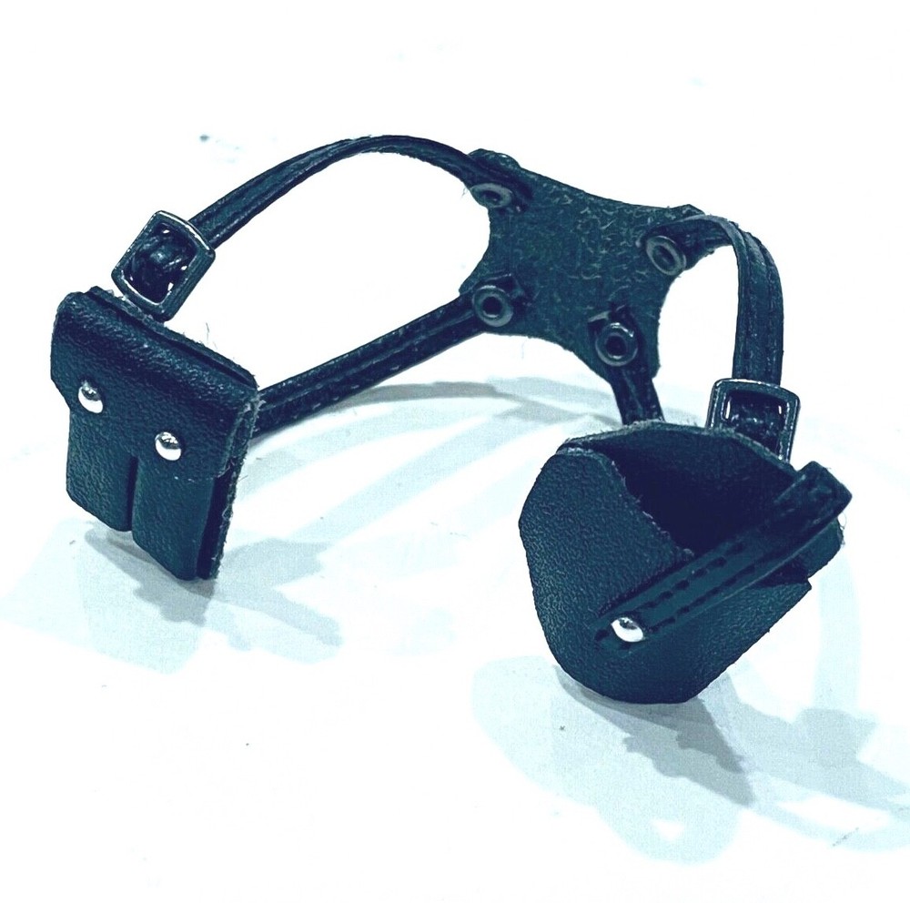 SU-GA-S-BK: 1/12 Black Shoulder Gun Holster (Gun & Ammo) for Mezco Slim Body