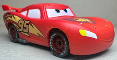 Disney Pixar Cars 2 Color Changers WGP Lightning McQueen Turns Yellow FC 1:55