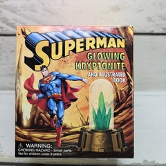 DC Comics Superman Light Up Kryptonite Display And Illustrated Book 3″ 2013 Read