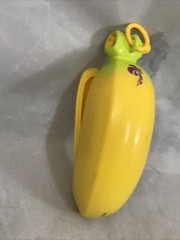 BANANA BUNCH Pawka Penguin Figure & Yellow Banana 2018 Cepia Loose