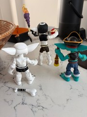 Plunderlings Lot Captain Teel Feral Zombone Feral 8Ball