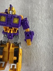 Transformers Siege IMPACTOR Complete WFC War For cybertron generations deluxe