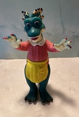 VTG Dinosaurs TV Show Figures-Sinclair Family Disney 1990s with Accessories Lot