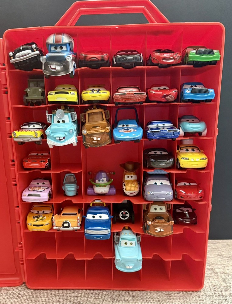 Disney Pixar The World of Cars Burning Up the Track Case & 34 diecast Cars rare