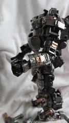 JOYTOY STEEL BONE 09 FIGHTING MECHA SILVER GUARDIAN 9″ Robot & Pilot t6