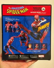 Medicom Toy Mafex No.108 Spider-Man Comic Paint Action Figure Toy Gift In Hand