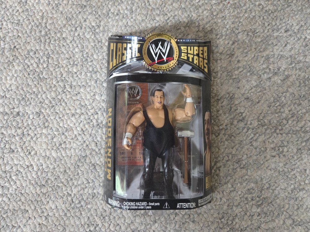 JAKKS Pacific WWE / WWF Classic Superstars GORILLA MONSOON