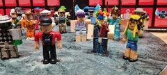 Lot of 20 ROBLOX Figures From The Vault Collection – Toy Party Boxes NO CODE
