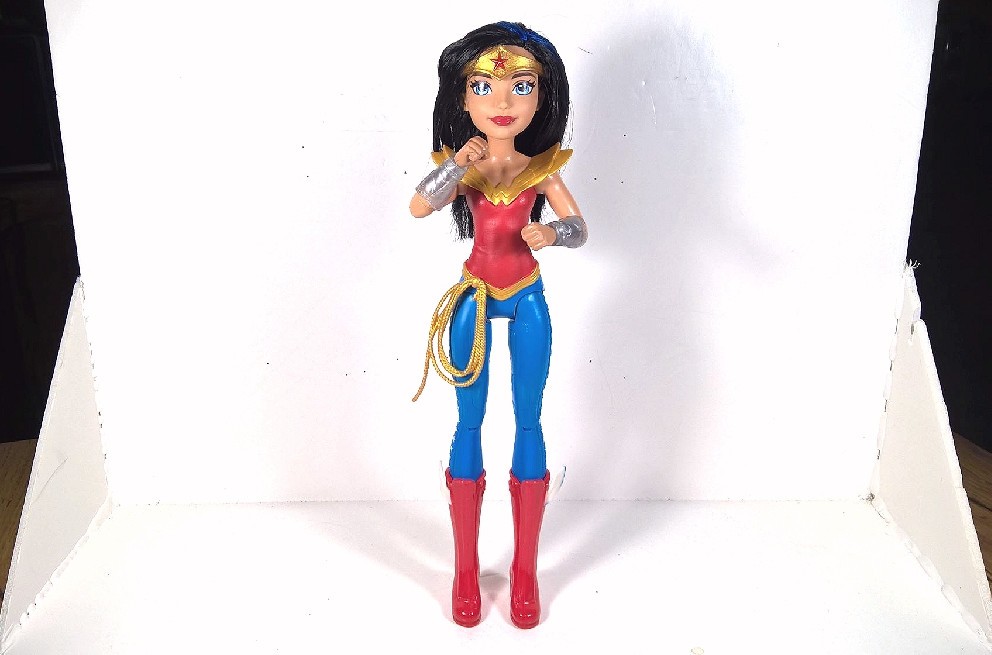 WONDER WOMAN SUPER HERO GIRLS 12 INCH FIGURE TALKING FIGHTING ACTION (VIDEO)
