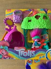 3 Imaginext DreamWorks Trolls Flower Fun Campsite Playset Poppy & Branch’s Buggy