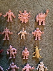 VTG 80s Lot of 20 M.U.S.C.L.E. Men Kinnikuman Flesh Color Mattel & 2 Pencil Top