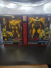 Hasbro E4688 Transformers Studio Series 24 & 25 Deluxe Class BUMBLEBEE Pack of 2