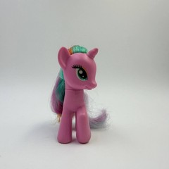 MLP My Little Pony Sweetie Swirl Rarity G4 Brushable Carousel Boutique