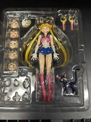 Bandai SH Figuarts Sailor Moon 20th Anniversary First Edition