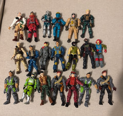 Vintage GI Joe lot 20+ figures, weapons, accessories and vehicles 1980s/1990s